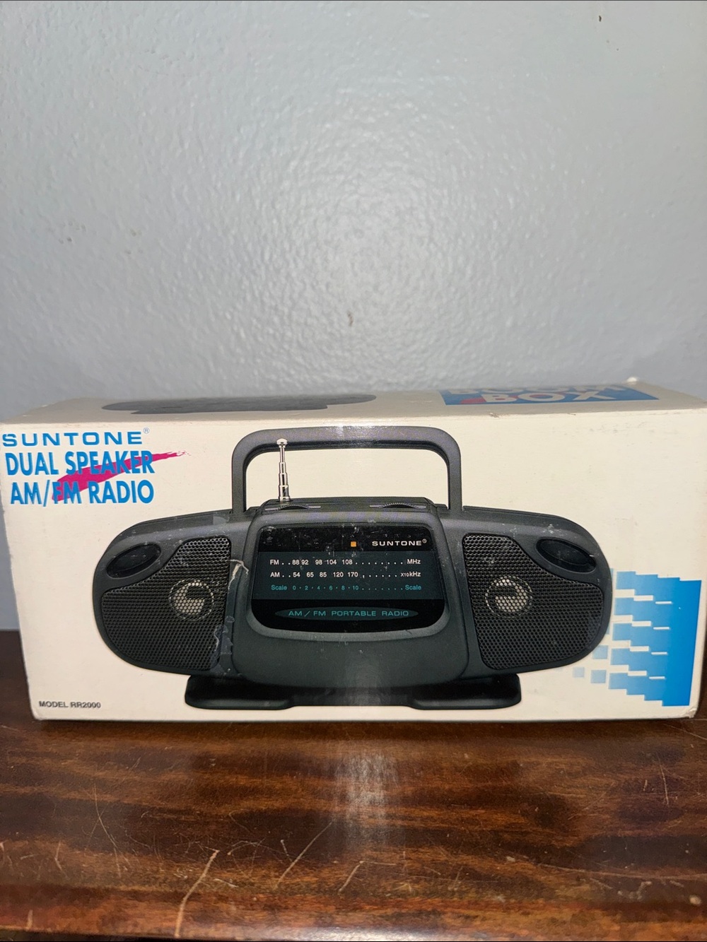 Vintage 90’s Suntone Dual Speaker AM/FM Portable Radio Model RR2000